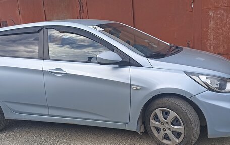 Hyundai Solaris II рестайлинг, 2011 год, 750 000 рублей, 2 фотография