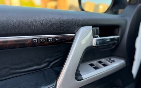 Toyota Land Cruiser 200, 2013 год, 3 950 000 рублей, 16 фотография