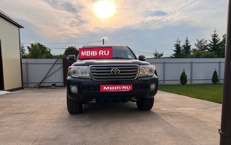 Toyota Land Cruiser 200, 2015 год, 4 280 000 рублей, 2 фотография