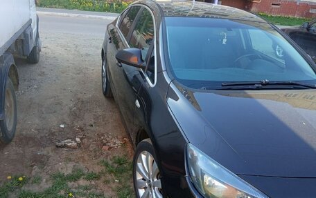 Opel Astra J, 2013 год, 670 000 рублей, 3 фотография