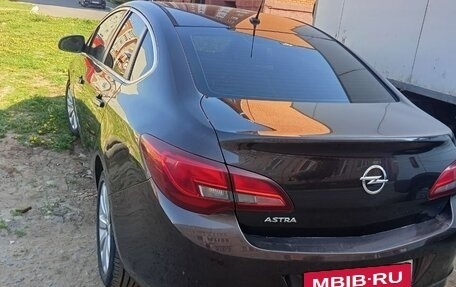 Opel Astra J, 2013 год, 670 000 рублей, 5 фотография