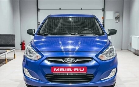 Hyundai Solaris II рестайлинг, 2012 год, 820 000 рублей, 2 фотография