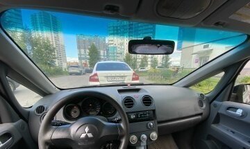 Mitsubishi Colt VI рестайлинг, 2004 год, 140 000 рублей, 2 фотография