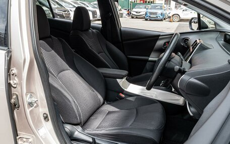 Toyota Prius IV XW50, 2016 год, 1 535 000 рублей, 10 фотография