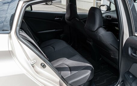 Toyota Prius IV XW50, 2016 год, 1 535 000 рублей, 11 фотография