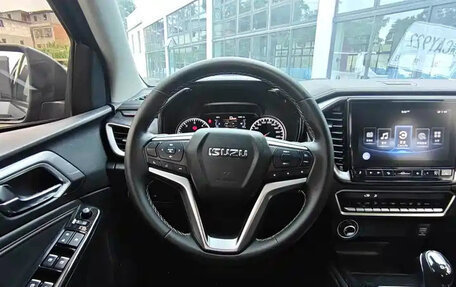 Isuzu D-Max, 2023 год, 2 690 222 рублей, 12 фотография