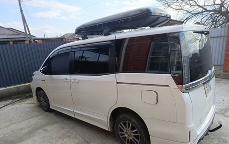 Toyota Voxy III, 2016 год, 1 600 000 рублей, 14 фотография