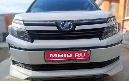 Toyota Voxy III, 2016 год, 1 600 000 рублей, 7 фотография
