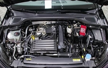 Volkswagen Golf VIII, 2022 год, 1 640 004 рублей, 21 фотография