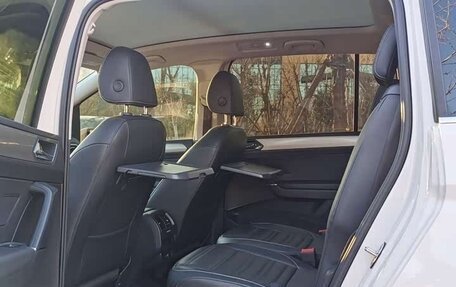 Volkswagen Touran III, 2022 год, 1 430 004 рублей, 10 фотография