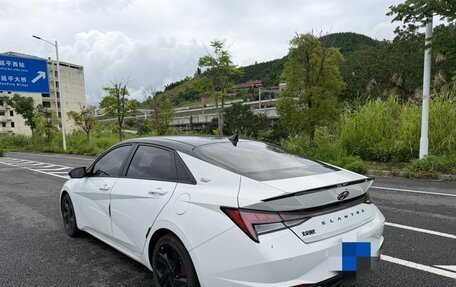 Hyundai Elantra, 2022 год, 1 300 000 рублей, 4 фотография