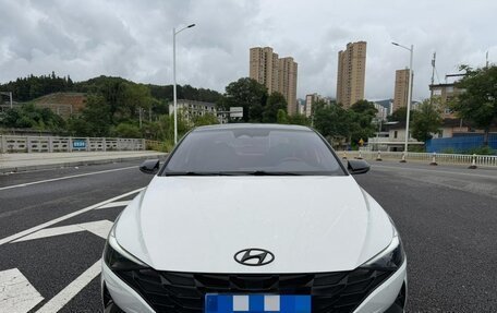 Hyundai Elantra, 2022 год, 1 300 000 рублей, 2 фотография