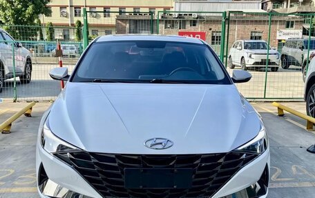 Hyundai Elantra, 2022 год, 1 290 000 рублей, 2 фотография