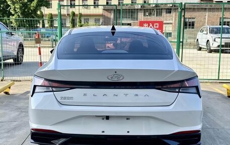 Hyundai Elantra, 2022 год, 1 290 000 рублей, 5 фотография