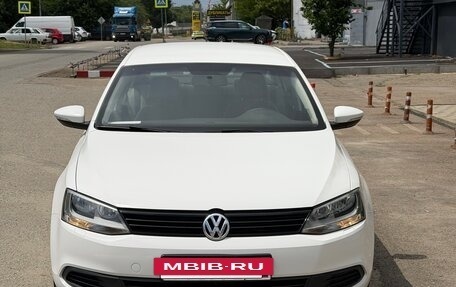 Volkswagen Jetta VI, 2012 год, 1 120 000 рублей, 2 фотография