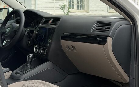 Volkswagen Jetta VI, 2012 год, 1 120 000 рублей, 30 фотография