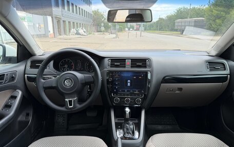 Volkswagen Jetta VI, 2012 год, 1 120 000 рублей, 26 фотография