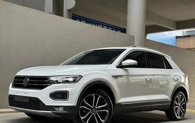Volkswagen T-Roc I, 2022 год, 1 872 000 рублей, 1 фотография
