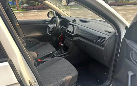 Volkswagen T-Cross I, 2023 год, 1 350 000 рублей, 10 фотография