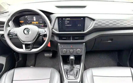 Volkswagen T-Cross I, 2023 год, 1 350 000 рублей, 9 фотография