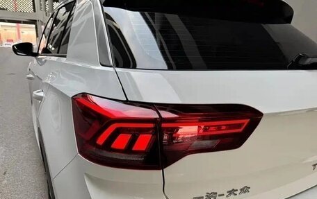 Volkswagen T-Roc I, 2022 год, 1 872 000 рублей, 4 фотография