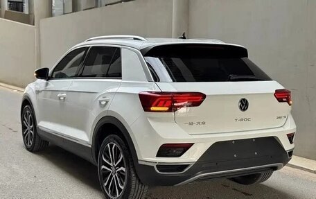 Volkswagen T-Roc I, 2022 год, 1 872 000 рублей, 3 фотография