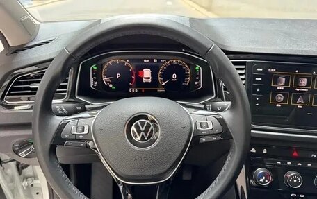 Volkswagen T-Roc I, 2022 год, 1 872 000 рублей, 11 фотография