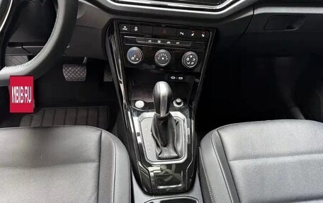 Volkswagen T-Roc I, 2022 год, 1 872 000 рублей, 12 фотография