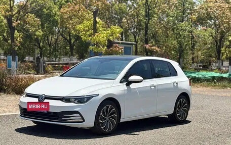 Volkswagen Golf VIII, 2023 год, 1 998 000 рублей, 2 фотография