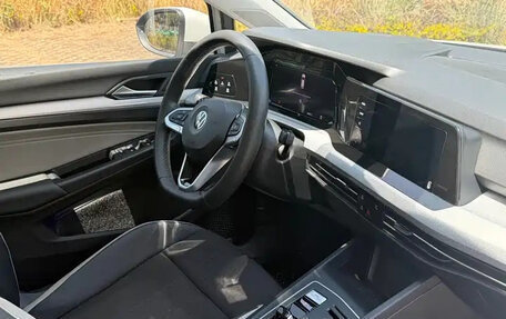 Volkswagen Golf VIII, 2023 год, 1 998 000 рублей, 9 фотография