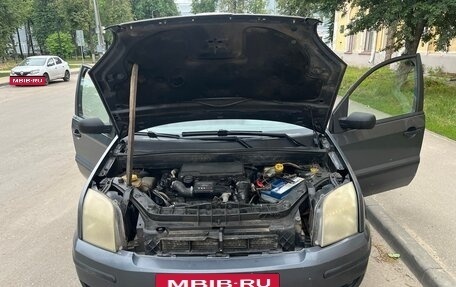 Ford Fusion I, 2004 год, 250 000 рублей, 24 фотография