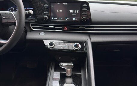 Hyundai Elantra, 2022 год, 1 310 000 рублей, 15 фотография