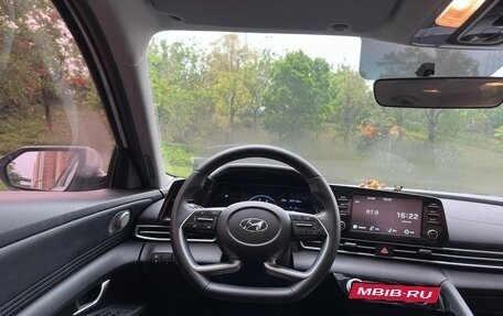 Hyundai Elantra, 2022 год, 1 310 000 рублей, 13 фотография