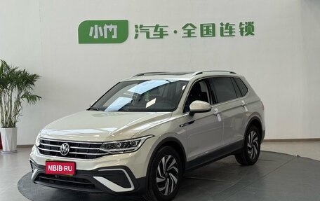 Volkswagen Tiguan II, 2023 год, 2 460 000 рублей, 1 фотография