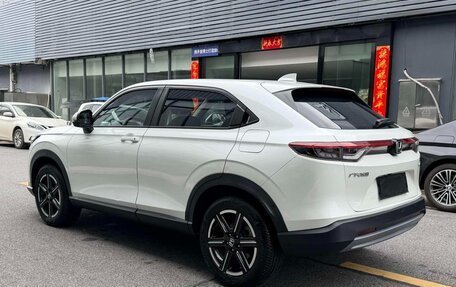 Honda Vezel, 2023 год, 1 730 000 рублей, 4 фотография