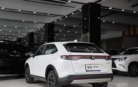 Honda Vezel, 2023 год, 1 740 000 рублей, 4 фотография