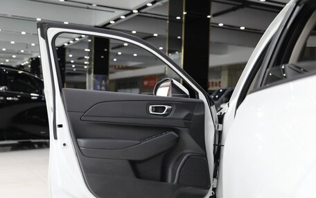 Honda Vezel, 2023 год, 1 740 000 рублей, 13 фотография