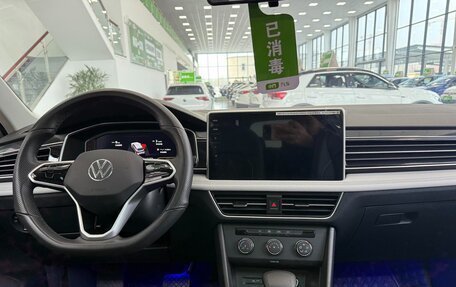 Volkswagen Tiguan II, 2023 год, 2 460 000 рублей, 9 фотография