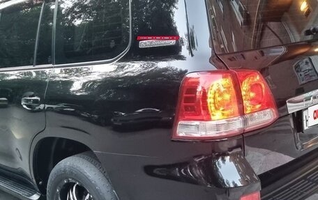 Toyota Land Cruiser 200, 2010 год, 2 750 000 рублей, 7 фотография