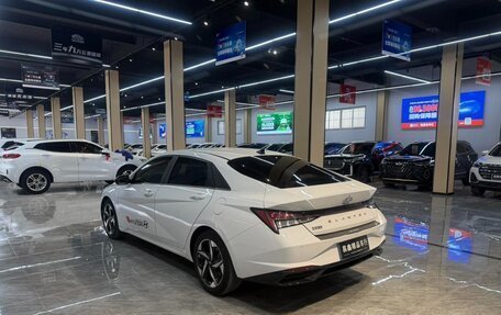Hyundai Elantra, 2022 год, 1 340 000 рублей, 6 фотография