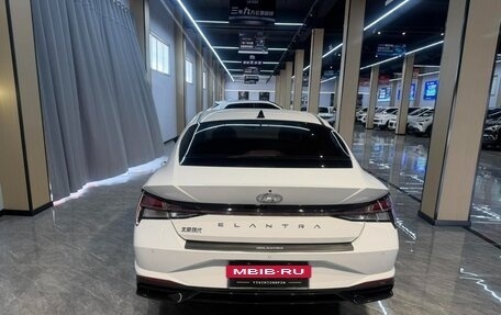 Hyundai Elantra, 2022 год, 1 340 000 рублей, 5 фотография