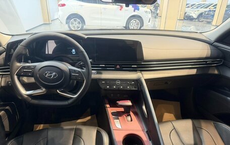 Hyundai Elantra, 2022 год, 1 340 000 рублей, 9 фотография
