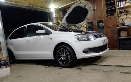 Volkswagen Polo VI (EU Market), 2012 год, 800 000 рублей, 20 фотография