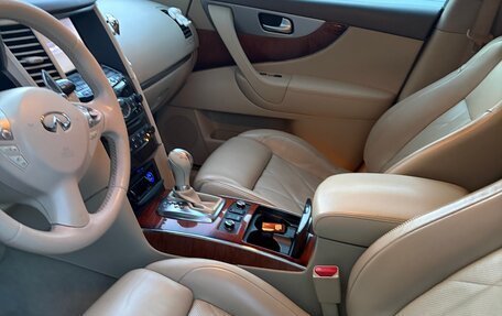 Infiniti QX70, 2017 год, 2 500 000 рублей, 6 фотография