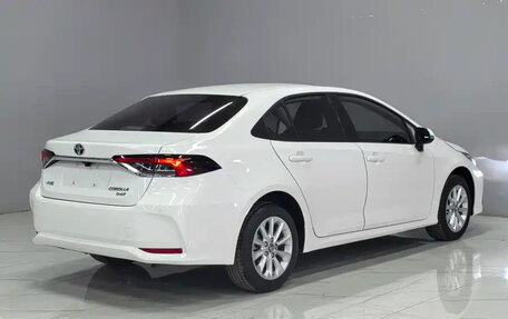 Toyota Corolla, 2023 год, 1 350 000 рублей, 5 фотография