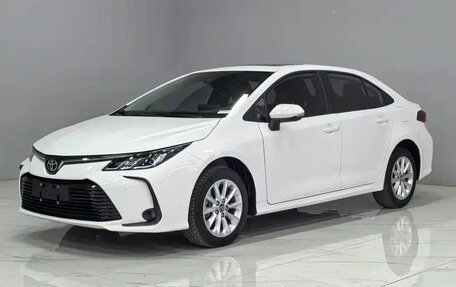 Toyota Corolla, 2023 год, 1 350 000 рублей, 3 фотография