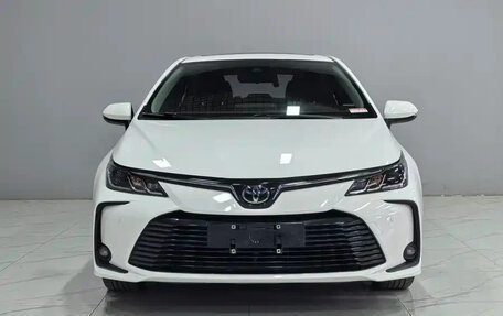 Toyota Corolla, 2023 год, 1 350 000 рублей, 2 фотография