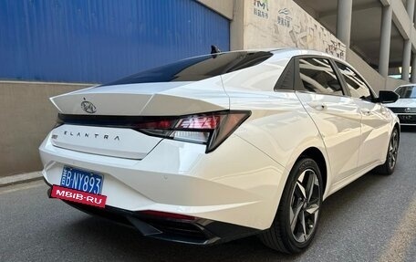 Hyundai Elantra, 2023 год, 1 360 000 рублей, 4 фотография