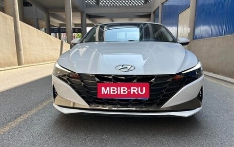 Hyundai Elantra, 2023 год, 1 360 000 рублей, 2 фотография