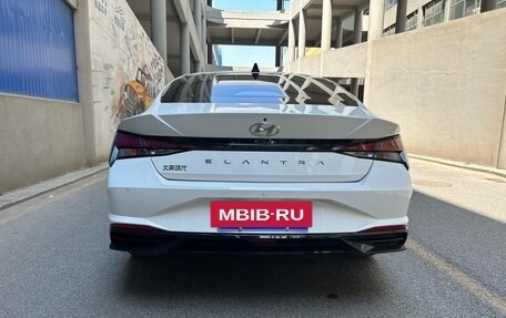 Hyundai Elantra, 2023 год, 1 360 000 рублей, 5 фотография